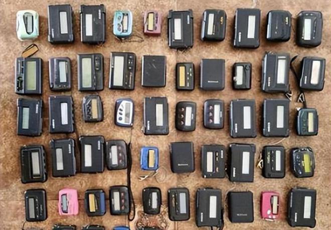ob体育·(中国)官方网站90年代火爆的BP机现在拿出来还能用吗？它的兄弟就在我(图18)