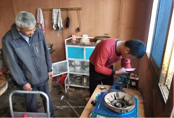 ob体育·(中国)官方网站无锡阳山：安装智慧物联报警器 守护独居老人安全(图1)