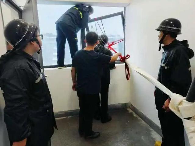 ob体育app下载本市房管系统全力迎战台风“贝碧嘉”（二）(图8)