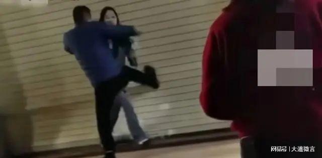 ob体育app下载汕头男子手撕卷帘门妻子求饶：求求你了给我留点脸吧(图1)