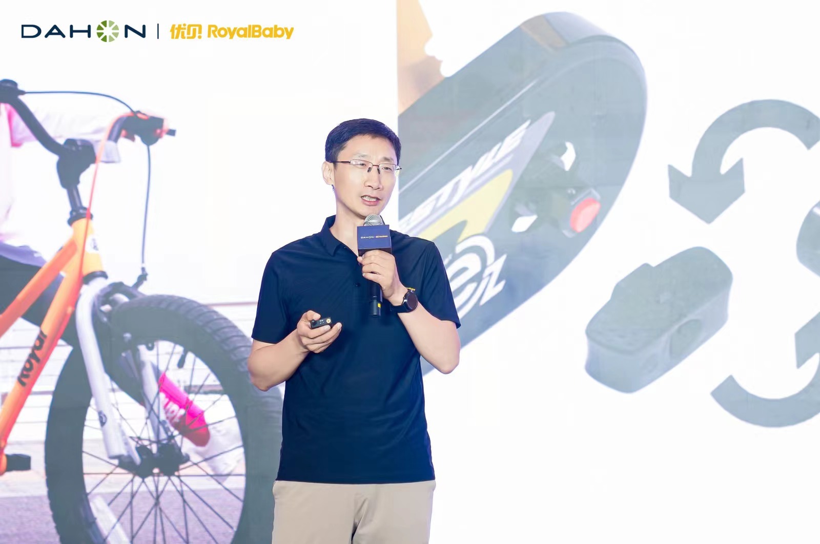 ob体育大行优贝战略合作开启 五款双品牌童车发布(图6)