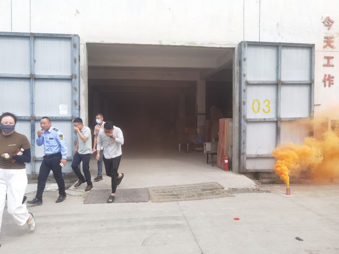 ob体育·(中国)官方网站徐州：“一键报警全员疏散”一键警报广播装置把好群众预警(图2)