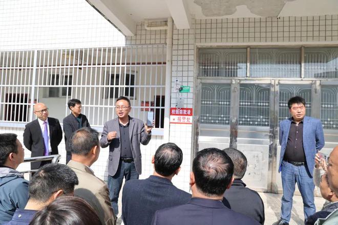 ob体育·(中国)官方网站预防校园欺凌！“一键报警器”现身利川校园(图2)