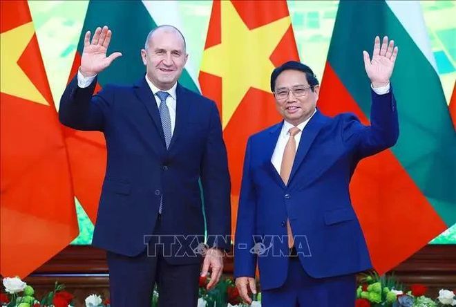 ob体育越南总理范明政会见保加利亚总统鲁门·拉德夫(图1)