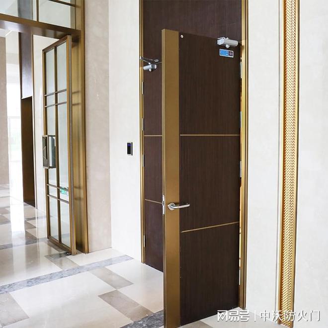 ob体育·(中国)官方网站生命通道的安全守护者——通道消防门(图1)