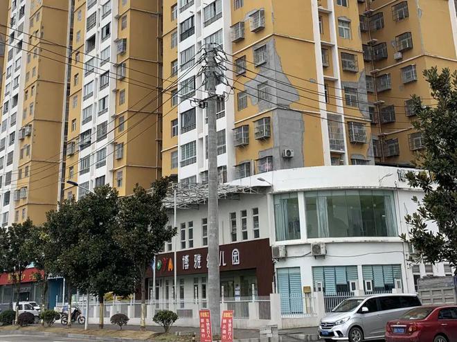 ob体育·(中国)官方网站利川一12年老小区焕发新颜！(图1)