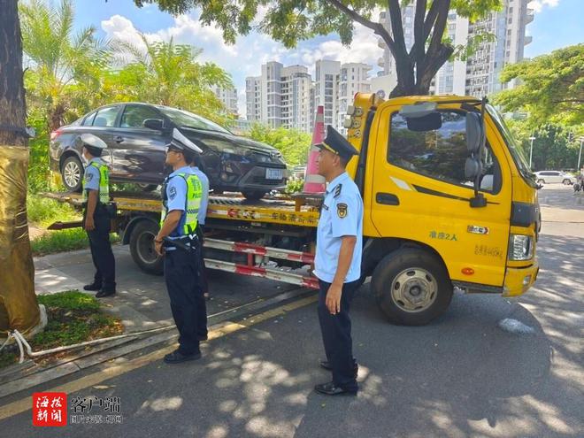 ob体育·(中国)官方网站三亚再次强力整治“僵尸车”(图4)