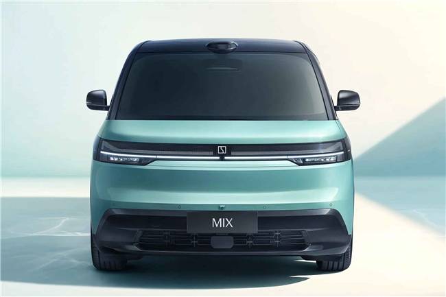 ob体育极氪MIX侧滑门引领话题极狐考拉S同样耀眼(图1)