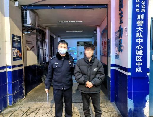 ob体育·(中国)官方网站年关将至小偷已“上班”你的家安全吗(图2)